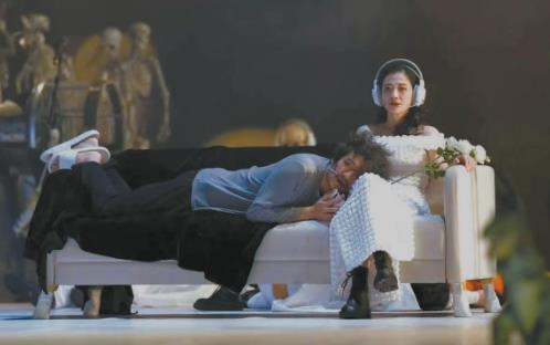 阿维尼翁戏剧节76年来首部官方委约的中国戏剧作品孟京辉诠释余华《第七天》在京首演