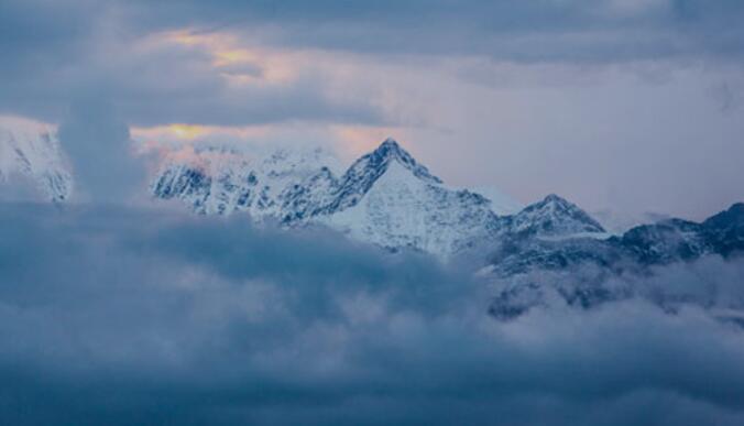旅游攻略：梅里雪山海拔多少 梅里雪山几月份去好