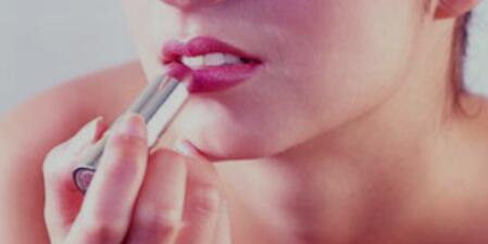 唇炎是对口红哪种物质过敏