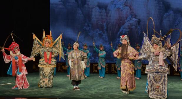 贵州：经典戏曲《铁弓缘》丰富百姓文化生活