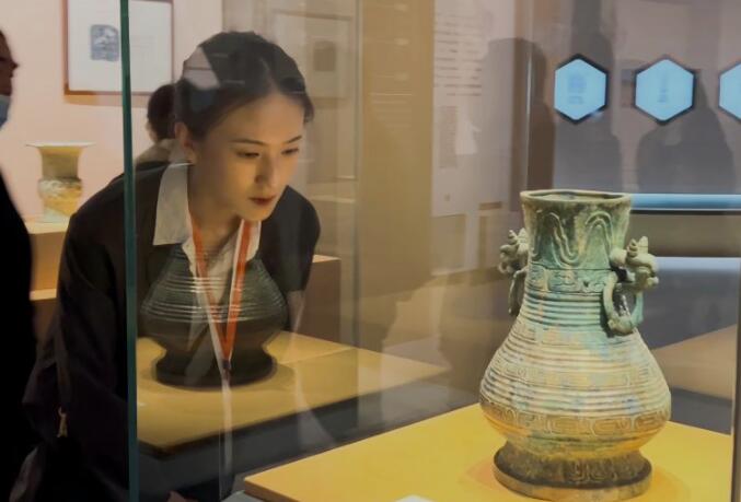 “95后”考古博士：用镜头探寻博物馆里的奇妙中国