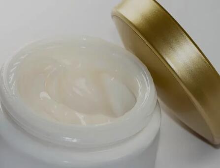 卸妆膏的正确使用方法：呵护肌肤，从清洁开始
